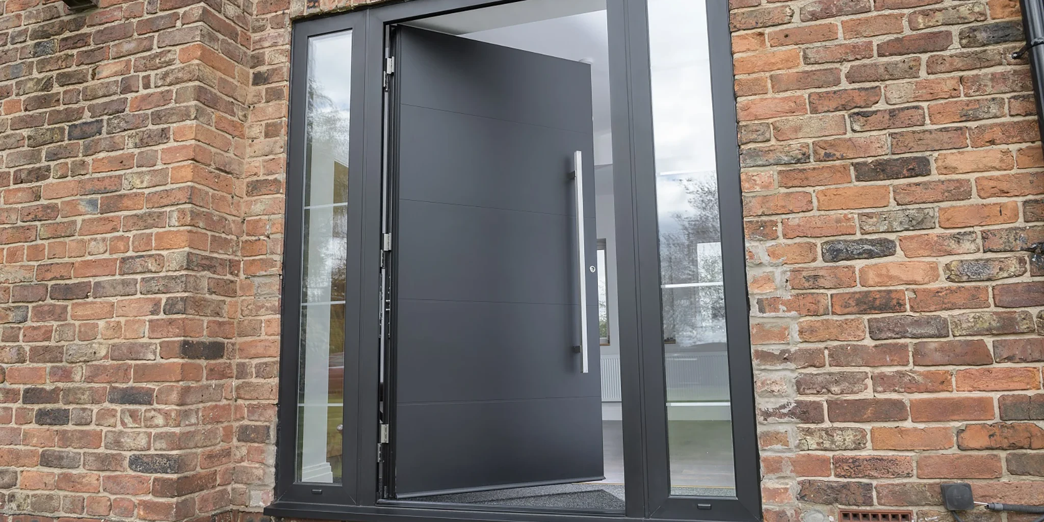 S-200 Series Aluminium Doors